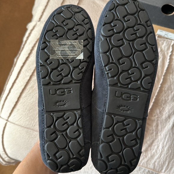 Ugg Ascot Slippers Size 11 Men’s - Picture 3 of 7